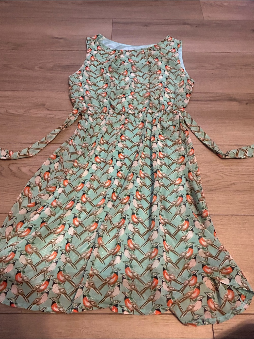 Sleeveless Mint Green Bird-Print Midi Dress with Waist Tie